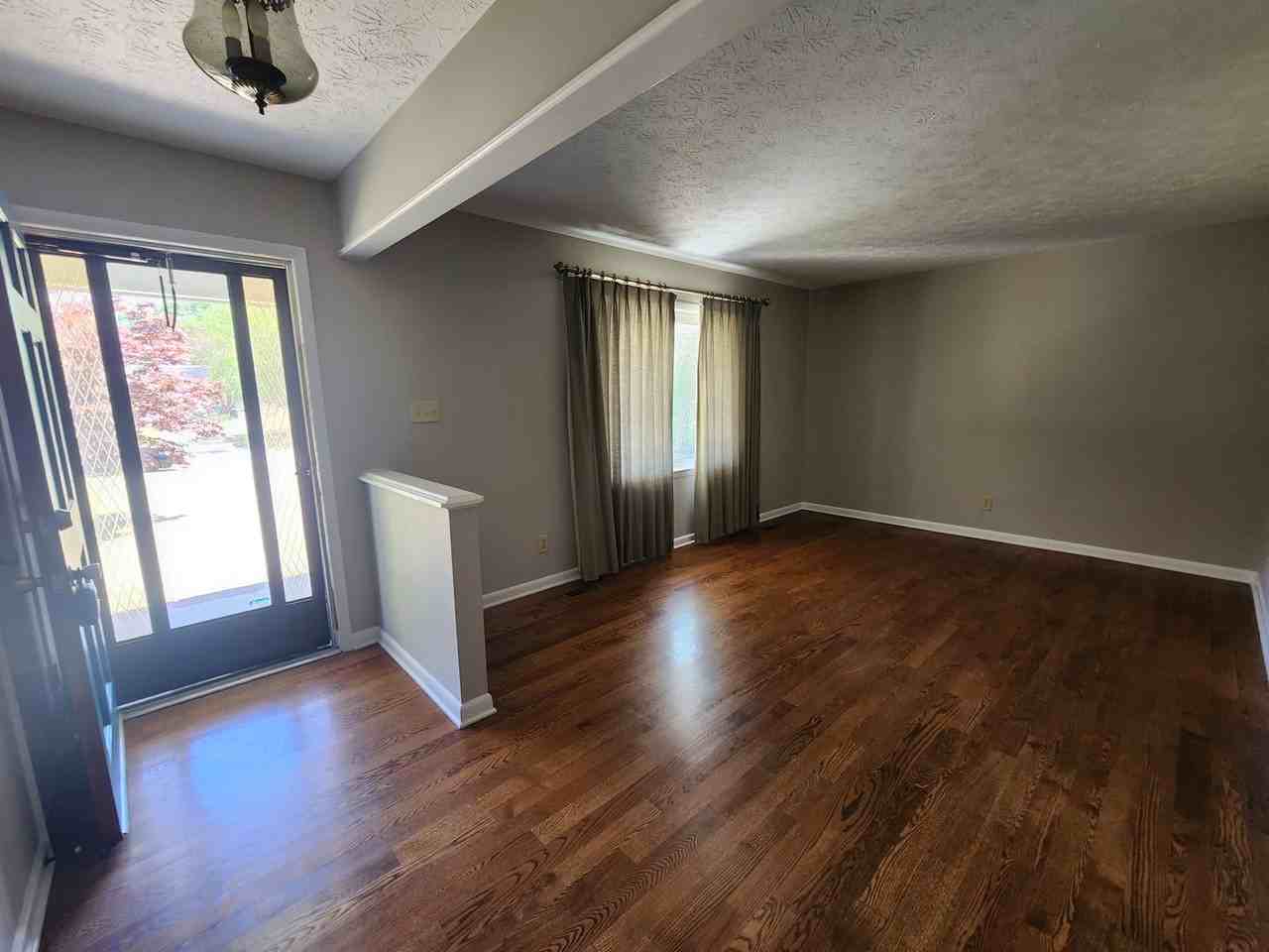 1508 Darvel Ave - Photo 3 of 14