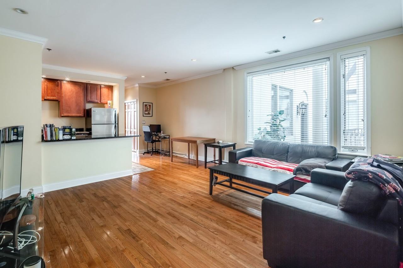 627 N 18th St #208 - Photo 3 of 14
