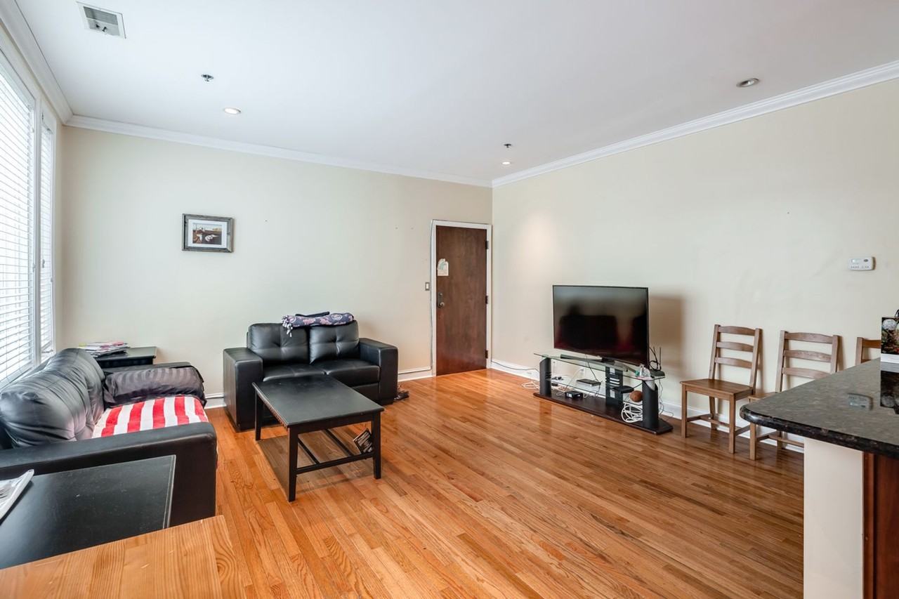 627 N 18th St #208 - Photo 5 of 14