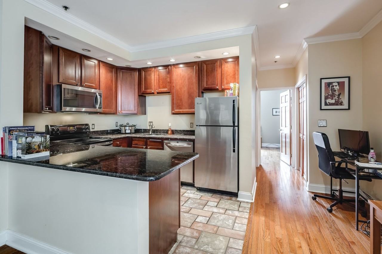627 N 18th St #208 - Photo 6 of 14