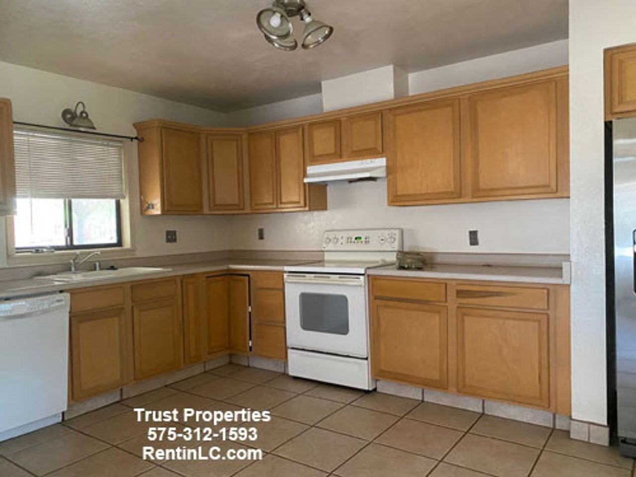 510 College Pl - Photo 4 of 7