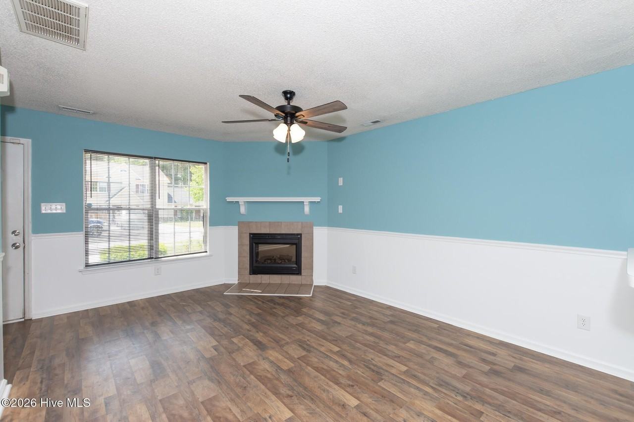 210 Mesa Ln - Photo 2 of 26