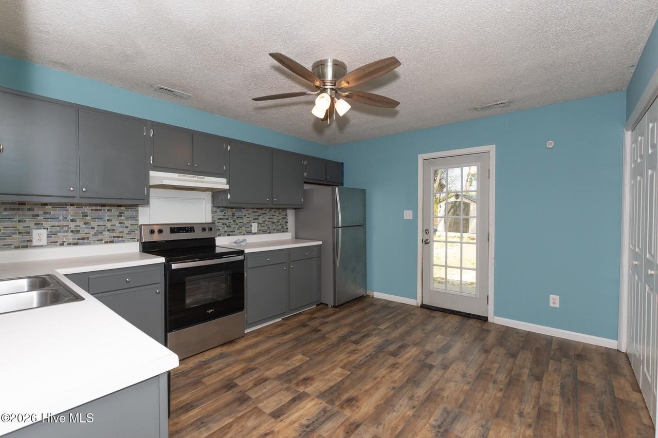 210 Mesa Ln - Photo 3 of 26