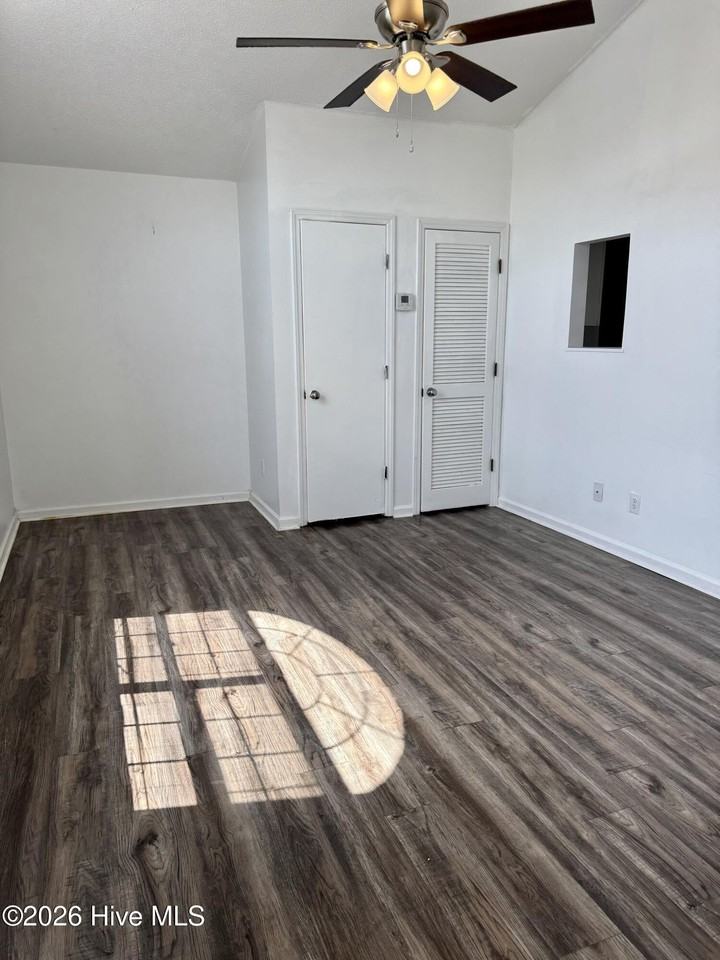 1291 Park West Dr Apt 2 - Photo 3 of 13