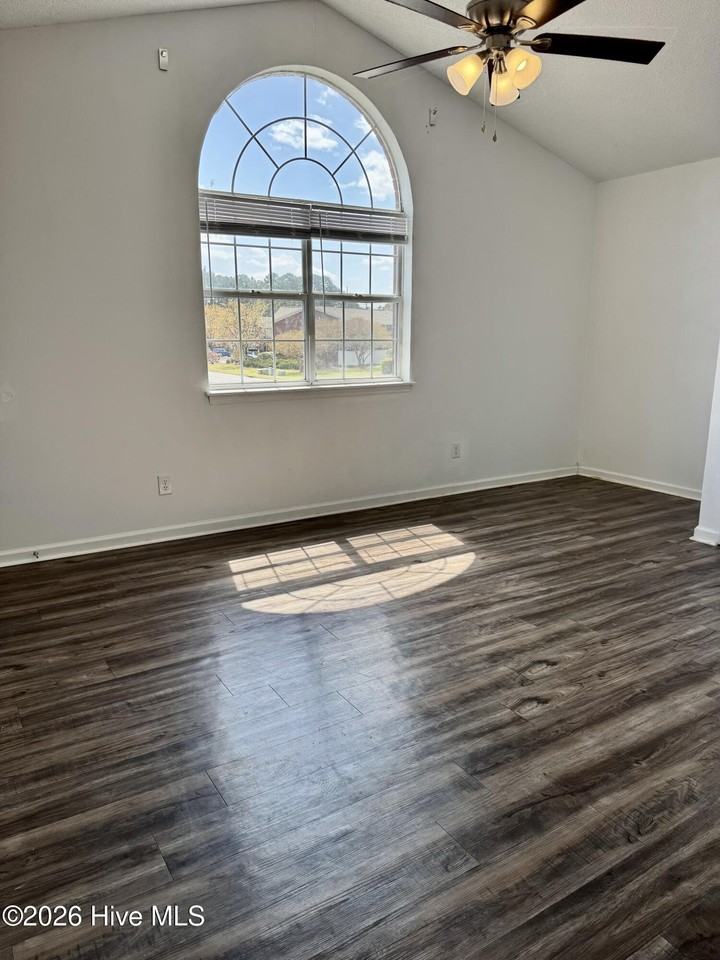 1291 Park West Dr Apt 2 - Photo 4 of 13