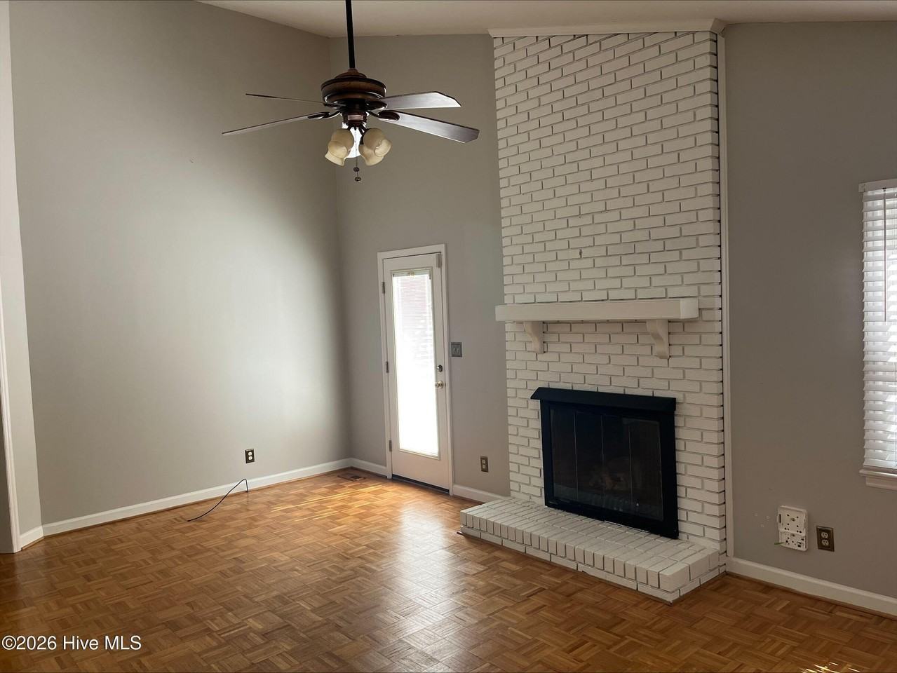 1516 Birch Pl - Photo 2 of 11