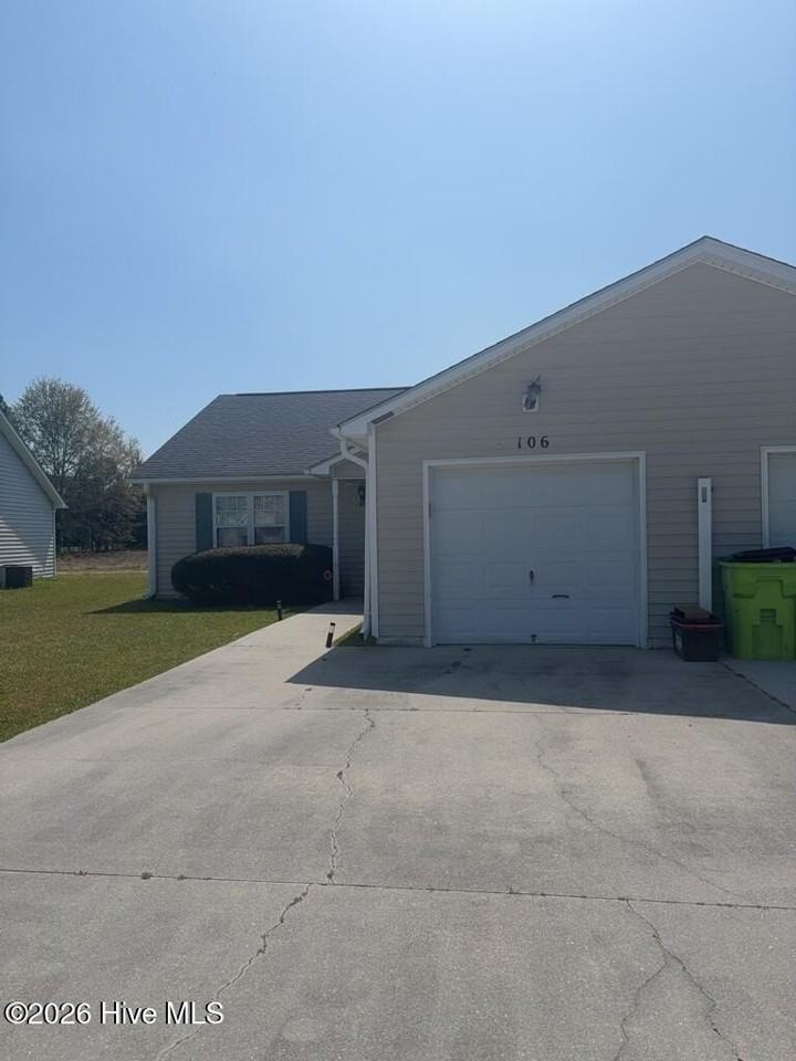 106 Charlton Rd - Photo 2 of 14