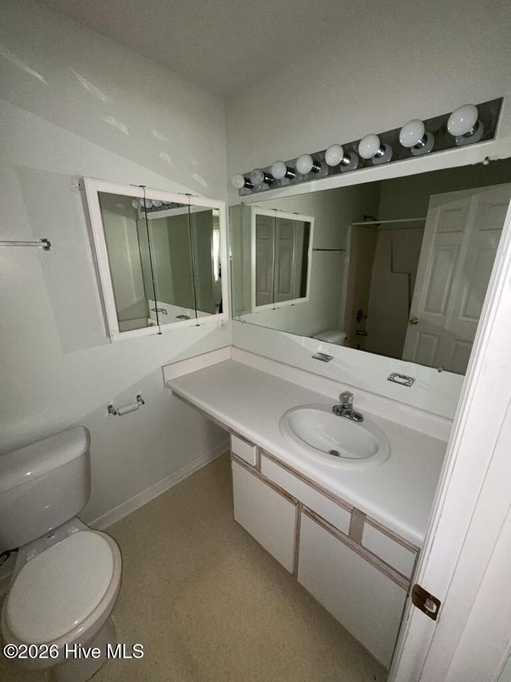 106 Charlton Rd - Photo 7 of 14