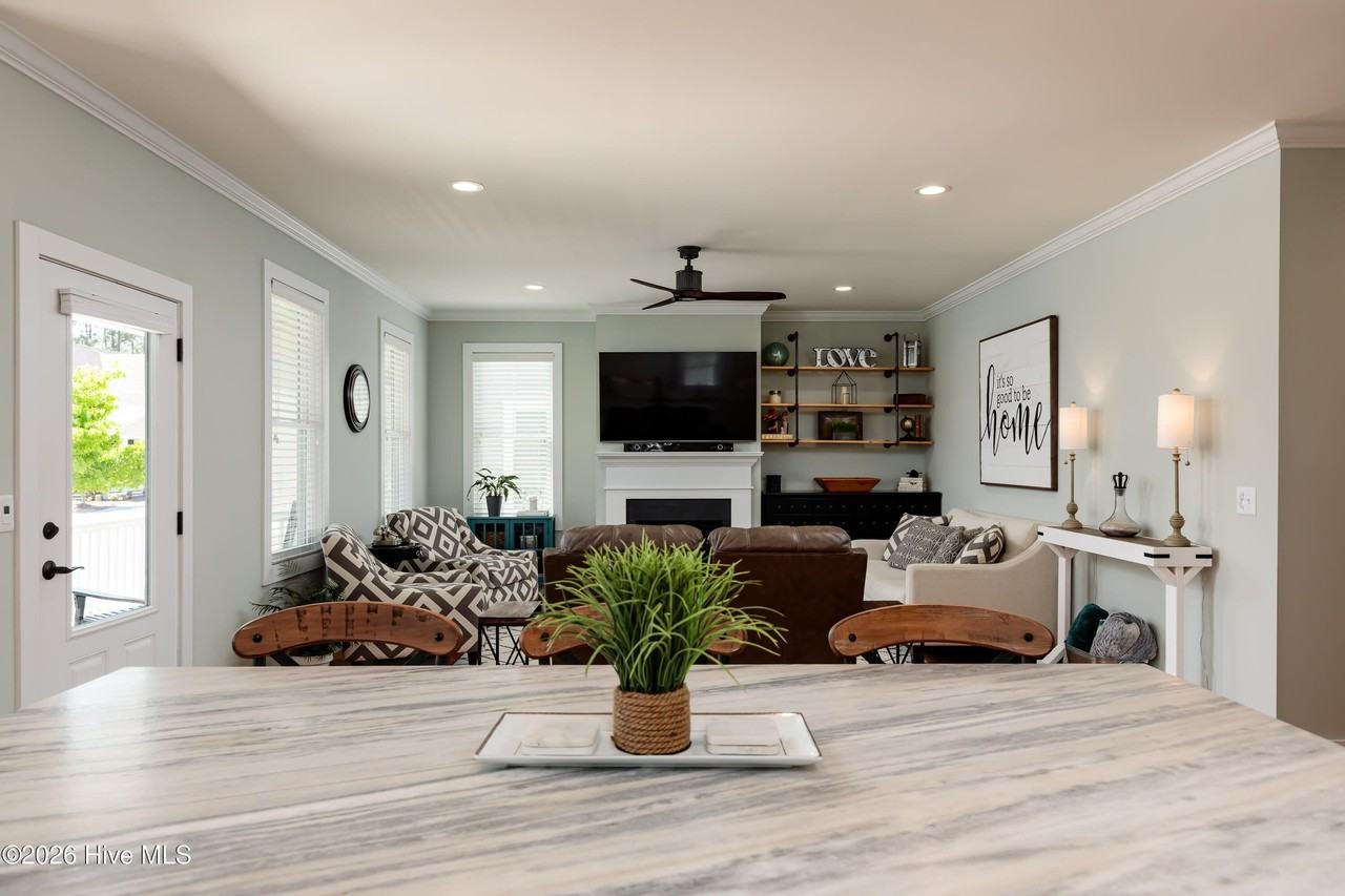 150 Manning Sq - Photo 4 of 36