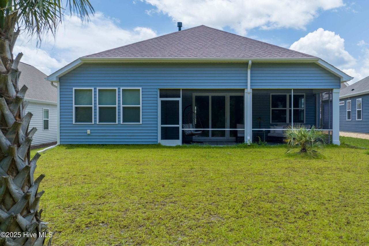 332 Edgewater Way - Photo 2 of 25