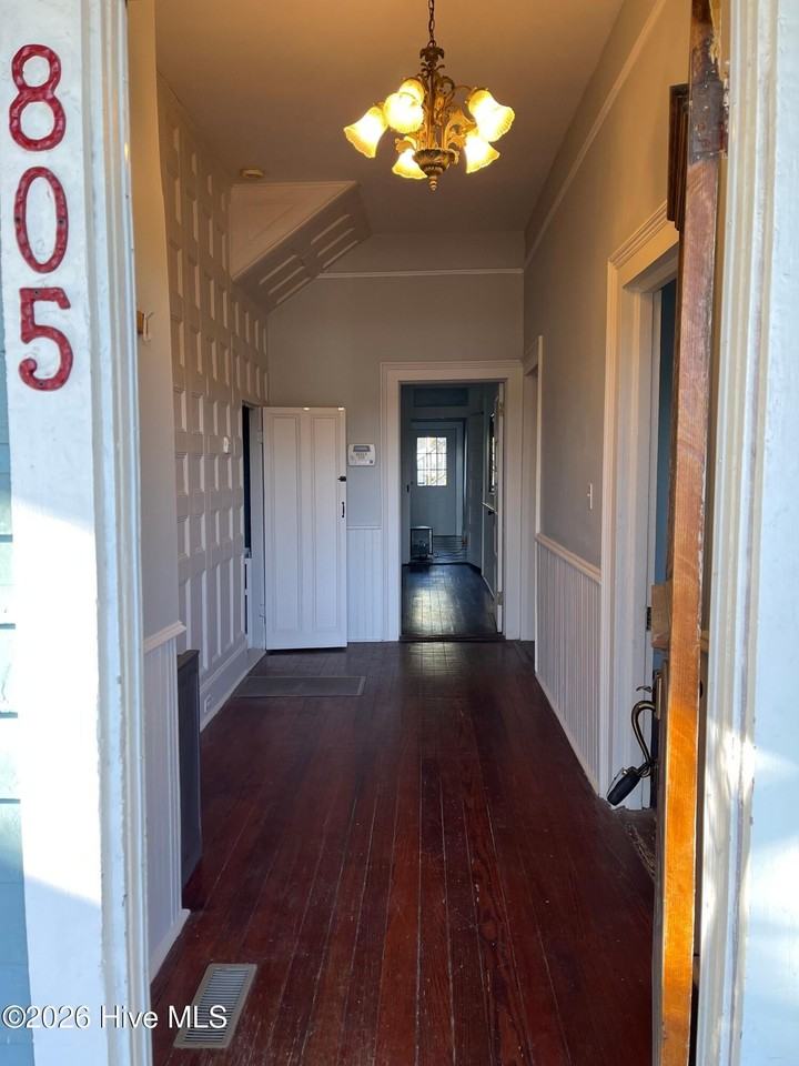 805 Ann St Apt B - Photo 3 of 28