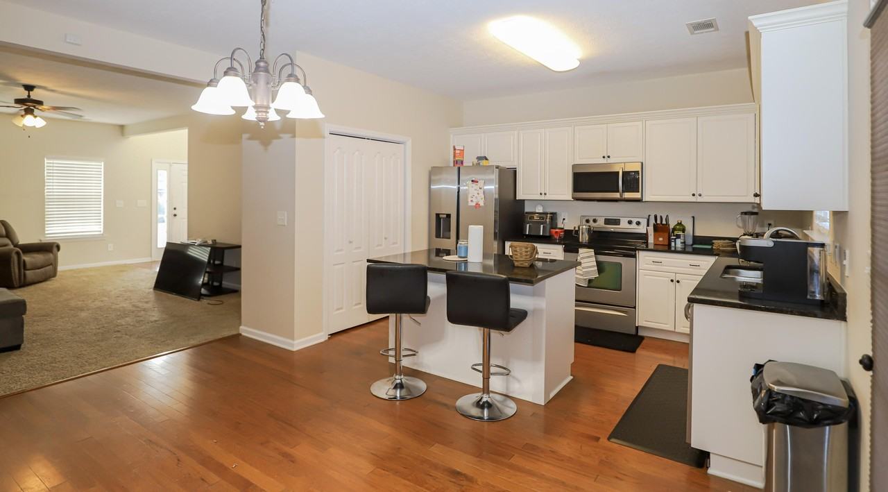 532 Capstone Way - Photo 4 of 32