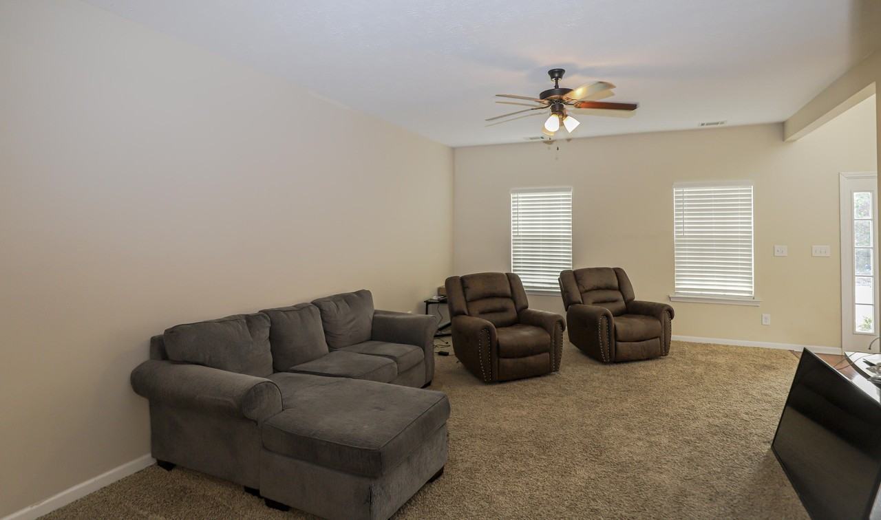 532 Capstone Way - Photo 7 of 32