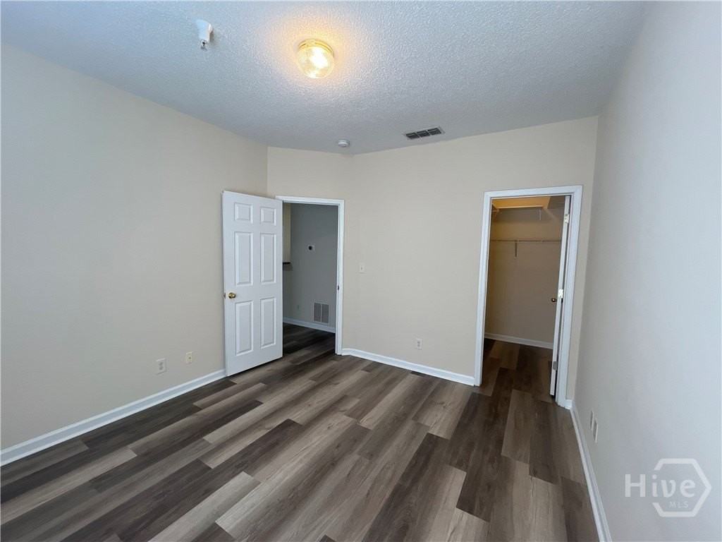 3204 Walden Park Dr - Photo 2 of 9