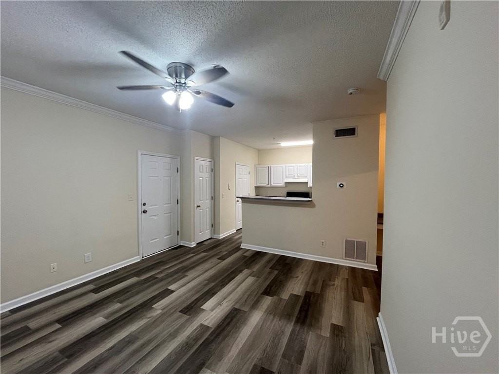 3204 Walden Park Dr - Photo 6 of 9