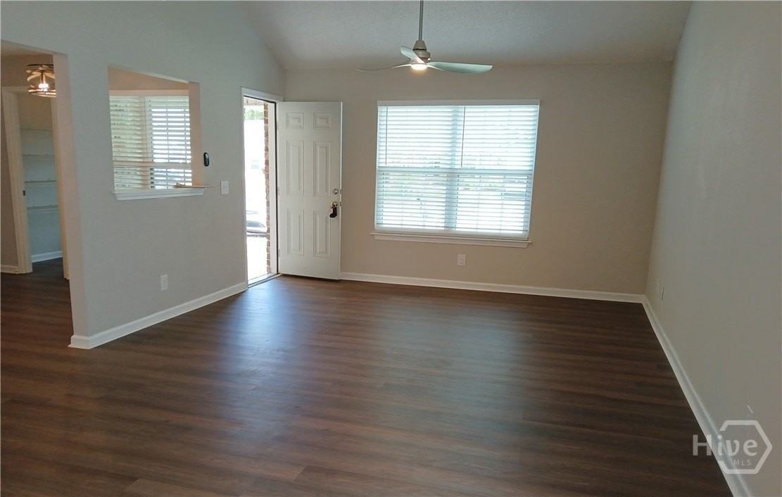 2030 Rushing St - Photo 3 of 17