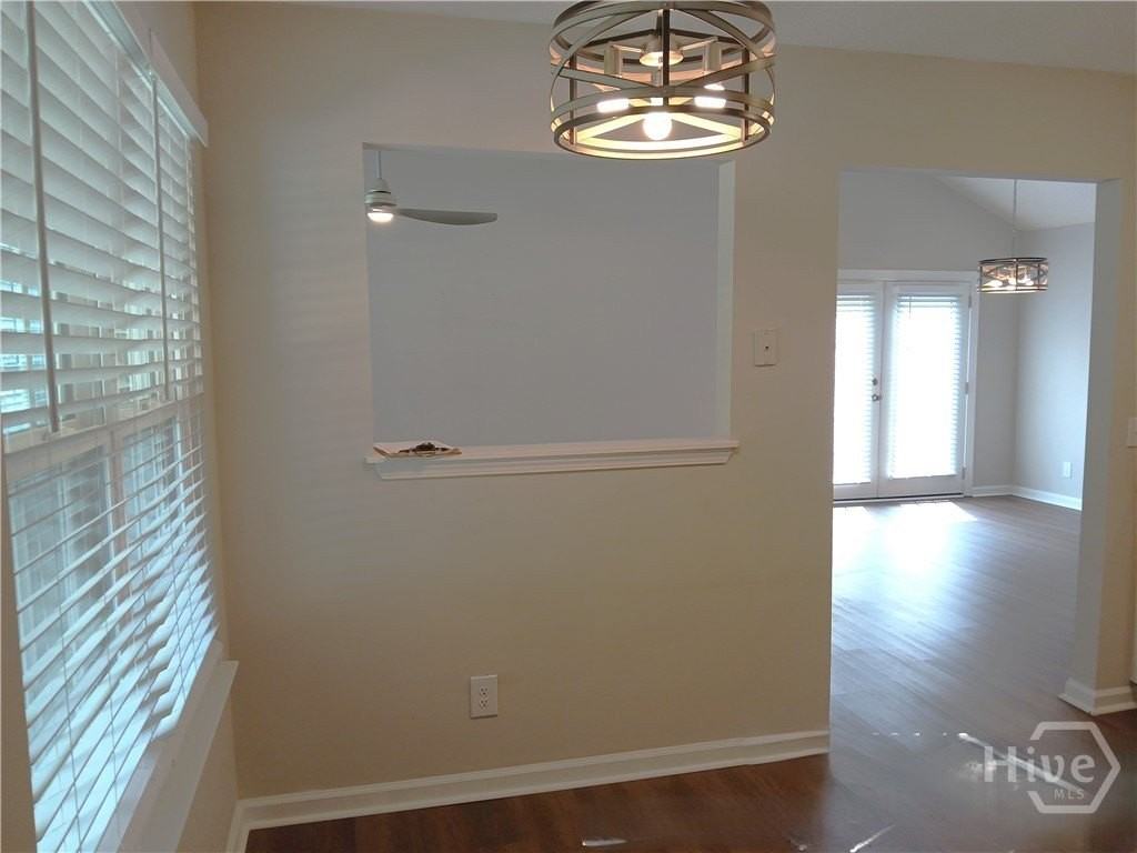 2030 Rushing St - Photo 6 of 17