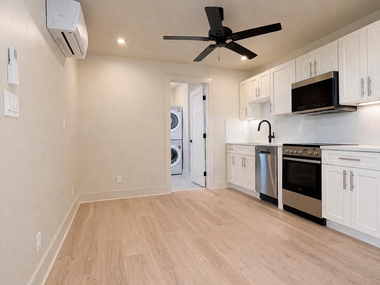 828 Fleming St - Photo 3 of 13