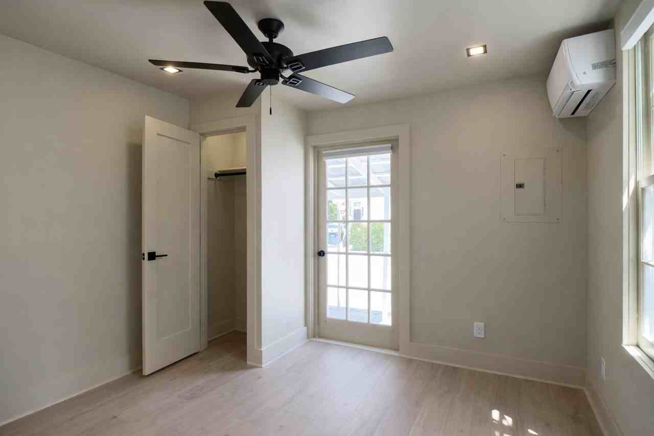 828 Fleming St - Photo 6 of 13