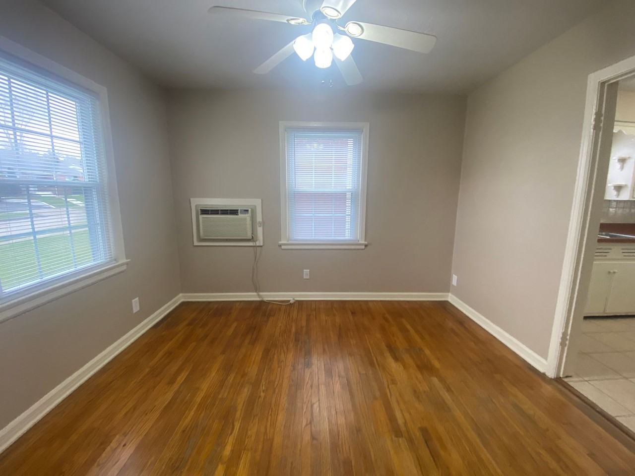 4028 Monroe St - Photo 3 of 8