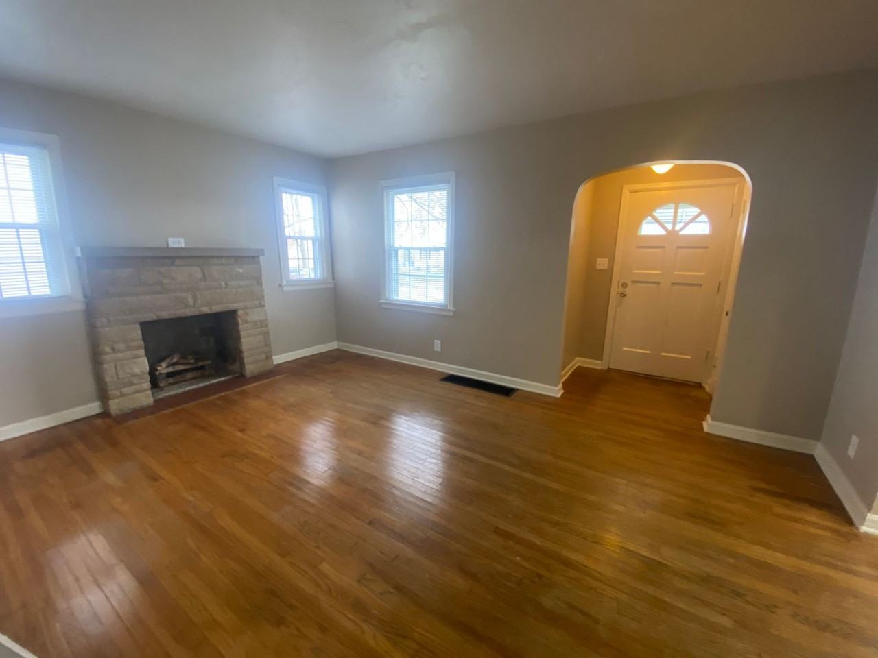 4028 Monroe St - Photo 4 of 8