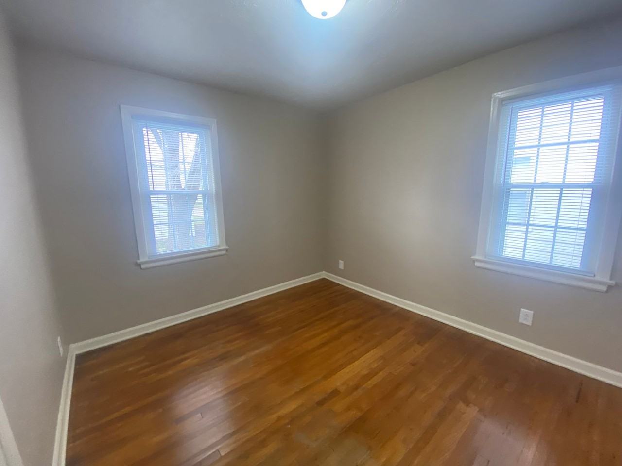 4028 Monroe St - Photo 6 of 8