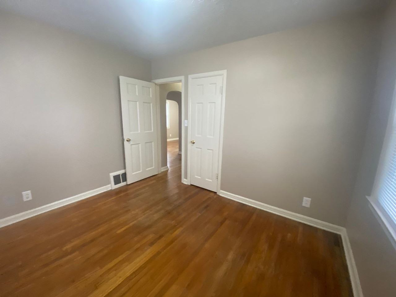 4028 Monroe St - Photo 7 of 8