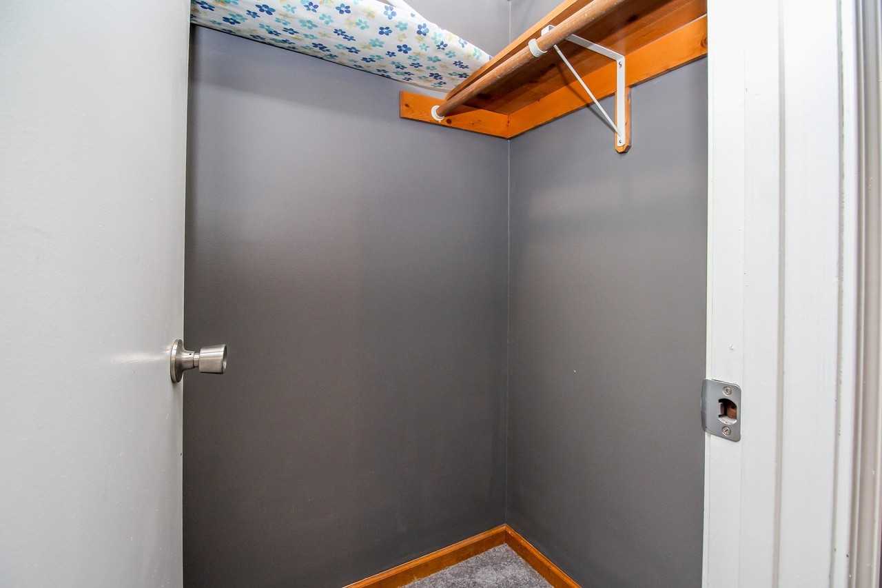 117 Hollyridge Ln - Photo 6 of 34