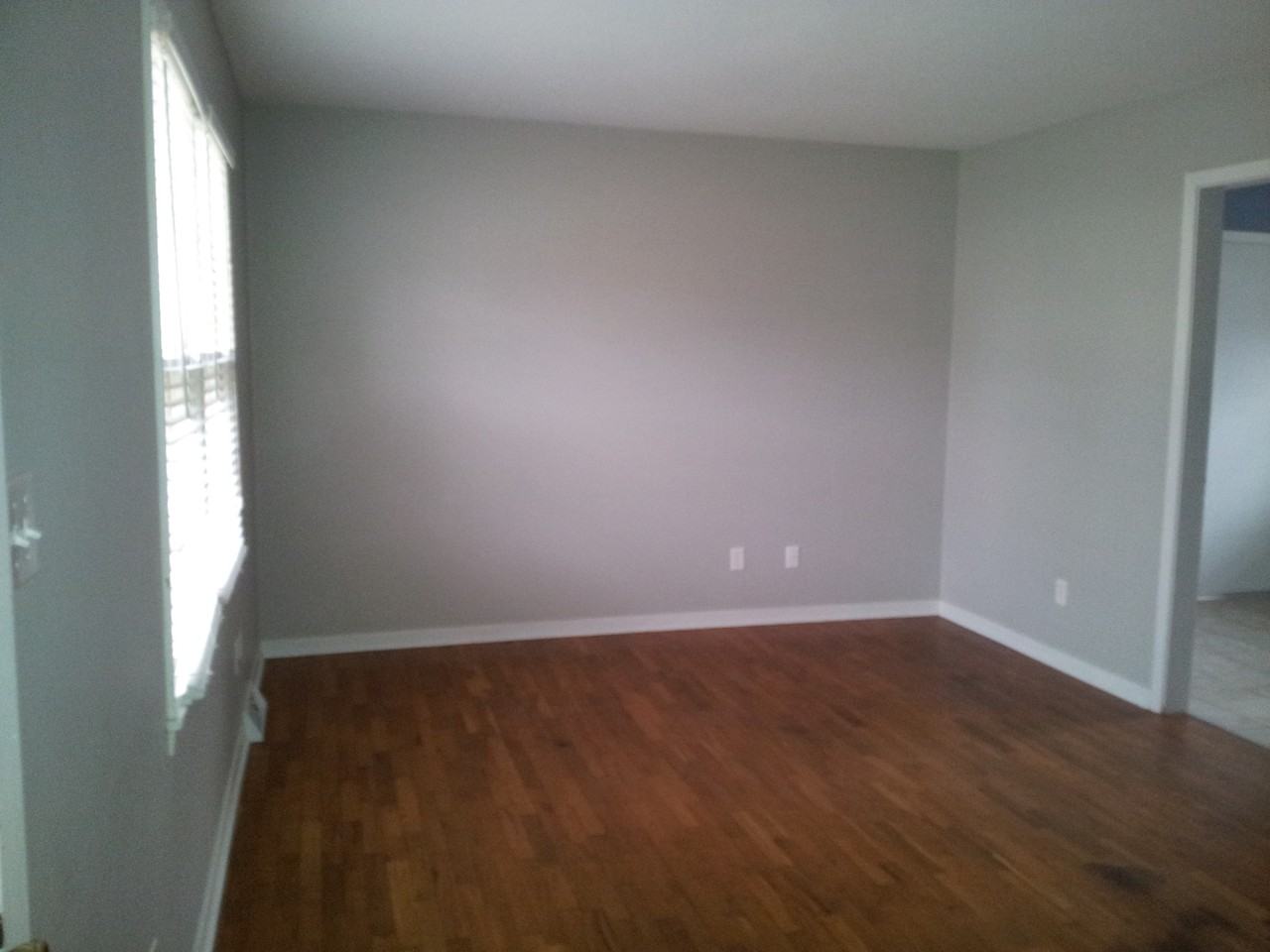 1016 Christopher St - Photo 2 of 10