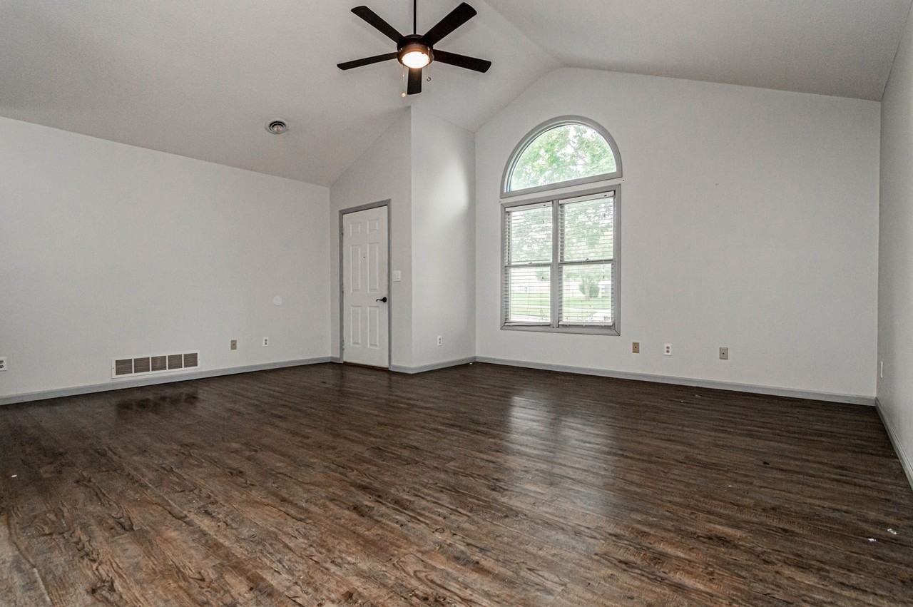 2102 Sunflower Dr - Photo 6 of 28