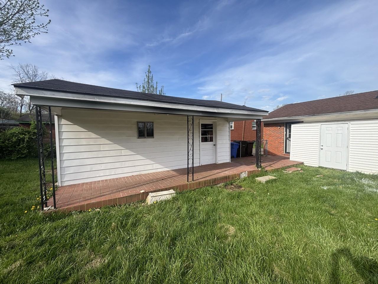 1840 Costigan Dr - Photo 4 of 16