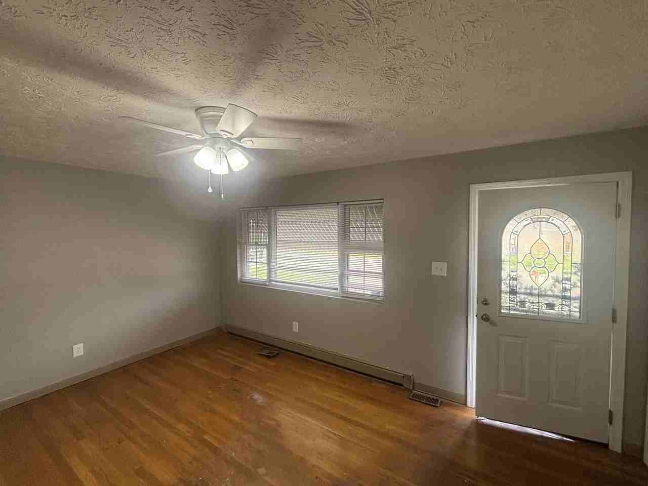 1840 Costigan Dr - Photo 5 of 16