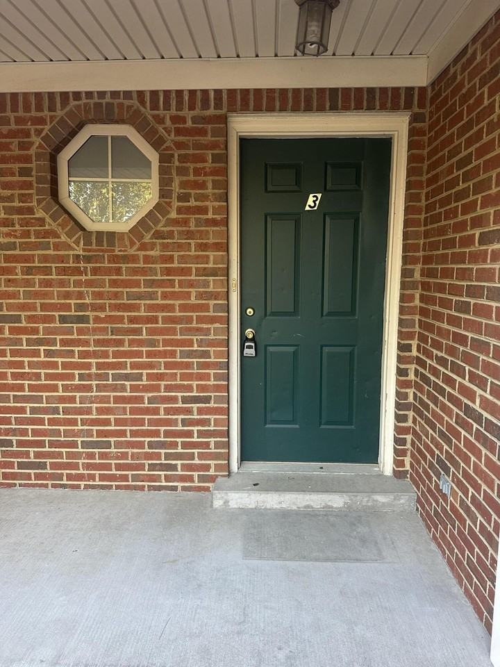 2005 River Rdg Apt 3 - Photo 3 of 50