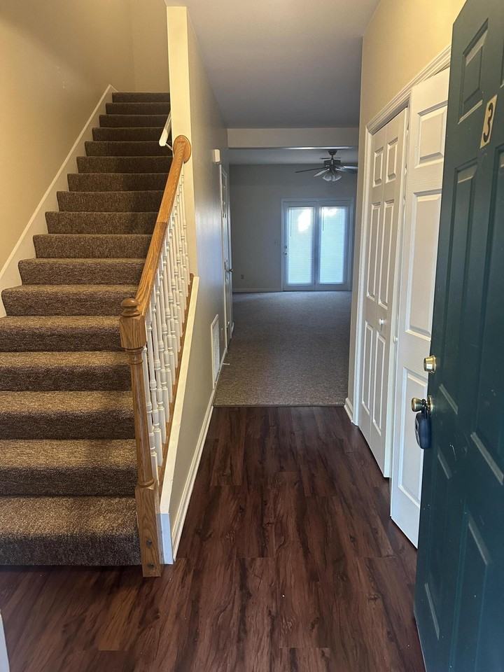 2005 River Rdg Apt 3 - Photo 4 of 50