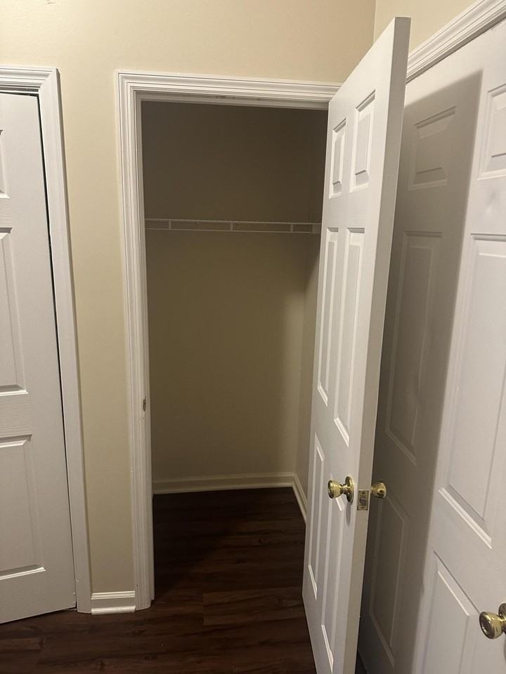 2005 River Rdg Apt 3 - Photo 5 of 50