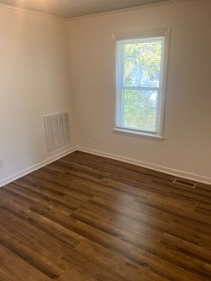 1508 Bay St - Photo 6 of 18