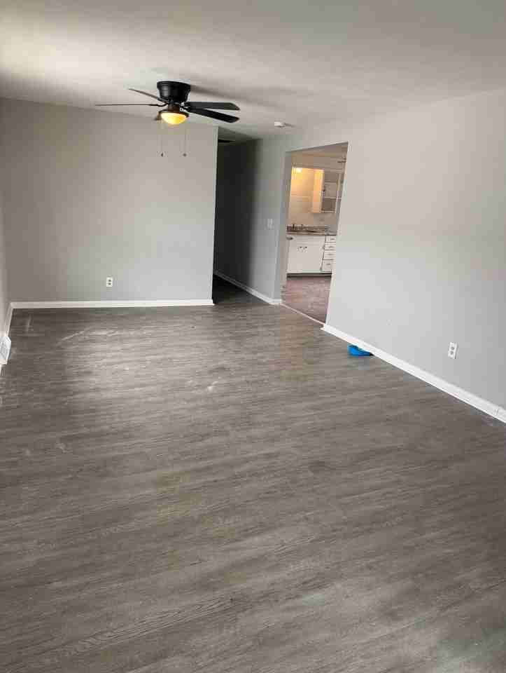 1229 Euclid Ave - Photo 2 of 7