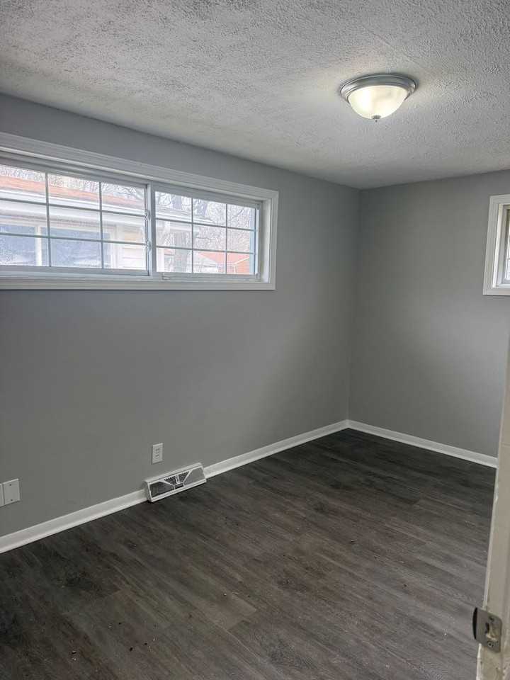 1229 Euclid Ave - Photo 6 of 7