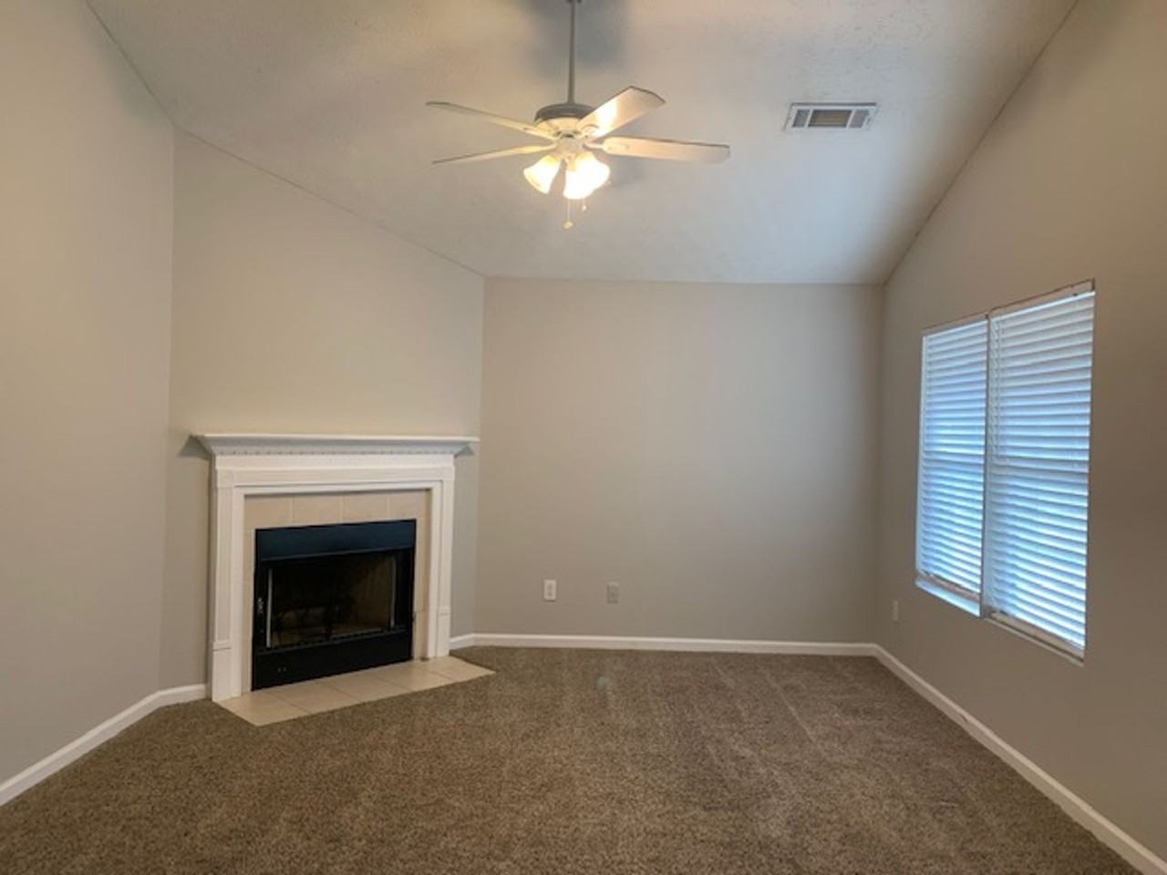 9540 Sleepy Hollow Ln - Photo 2 of 12