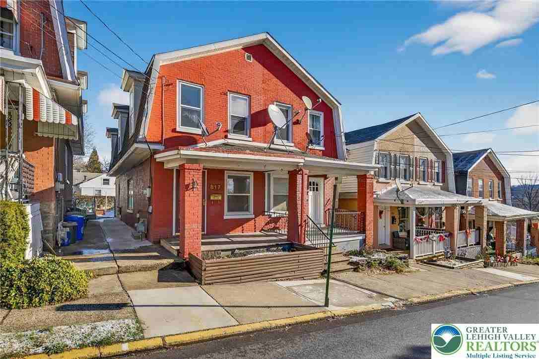 817 Ridge St - Photo 2 of 24