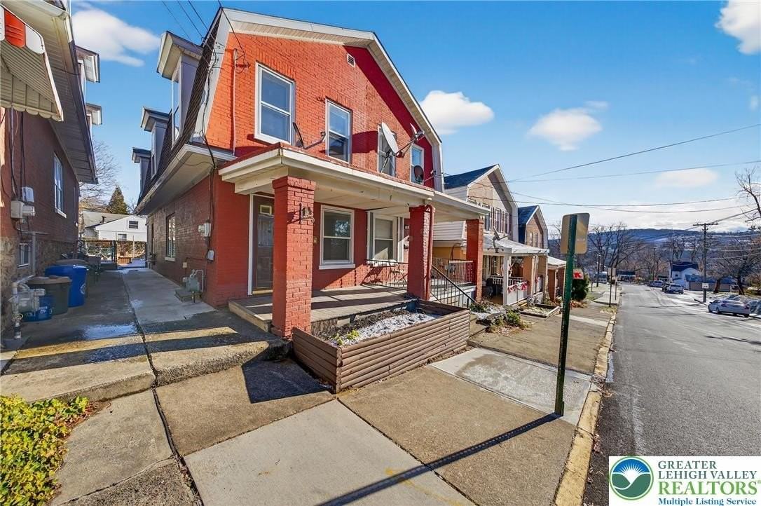 817 Ridge St - Photo 3 of 24