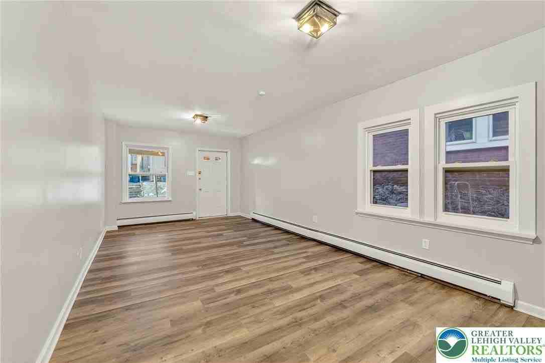 817 Ridge St - Photo 6 of 24