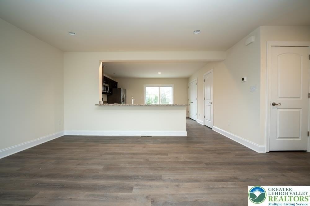 1641 Riegel St - Photo 2 of 24