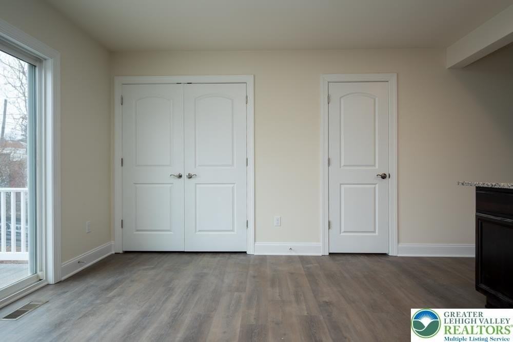 1641 Riegel St - Photo 3 of 24