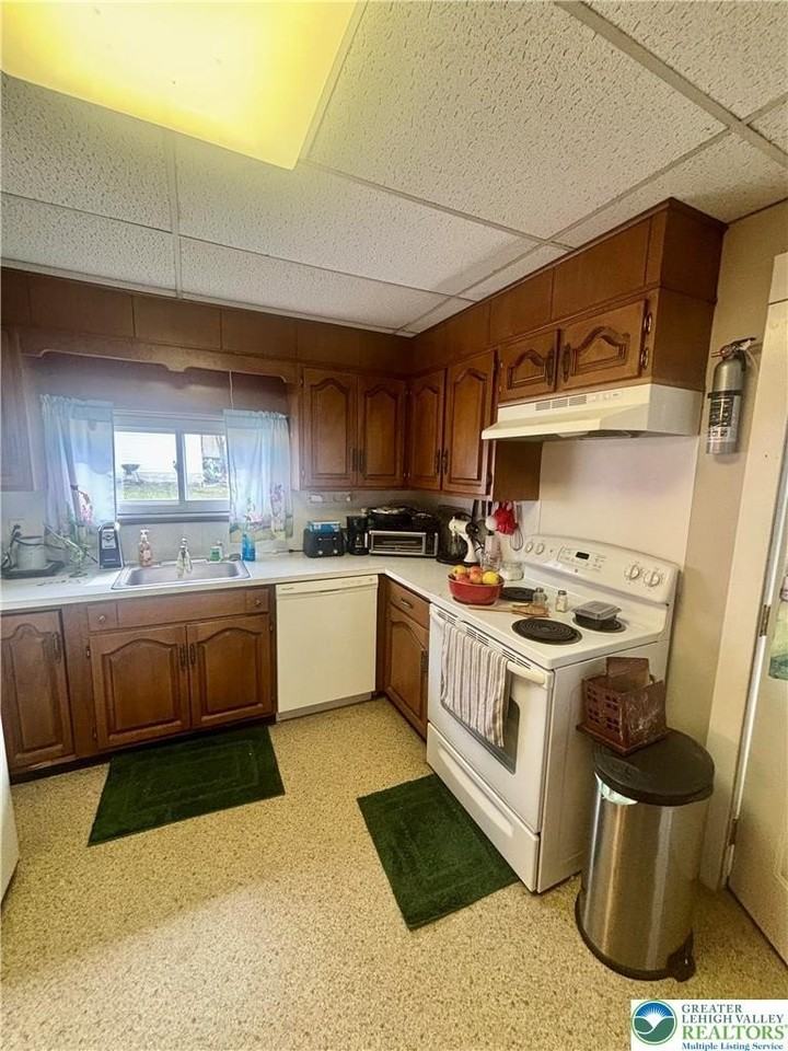 206 Messinger St 1st Fl - Photo 4 of 6