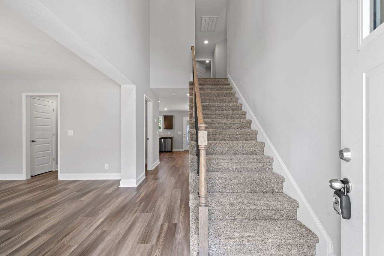 513 Vale Ct - Photo 5 of 38