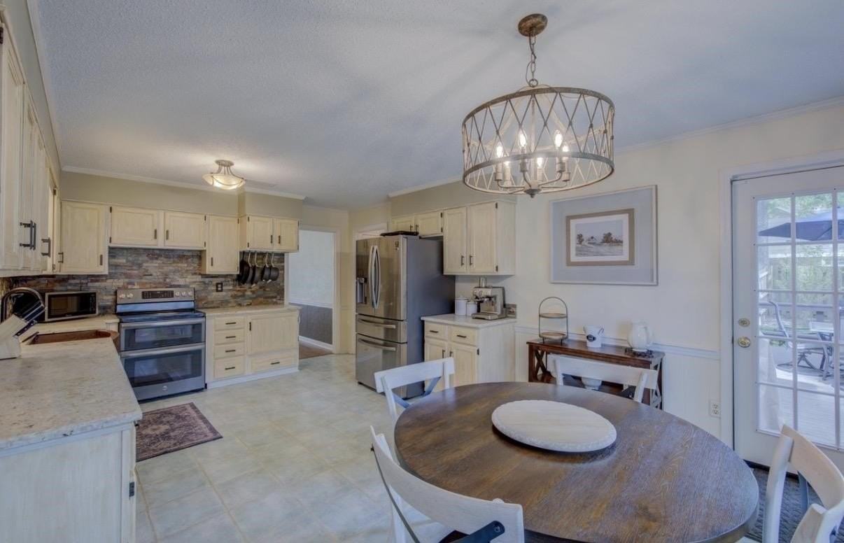 8327 Poplar Pike - Photo 7 of 23