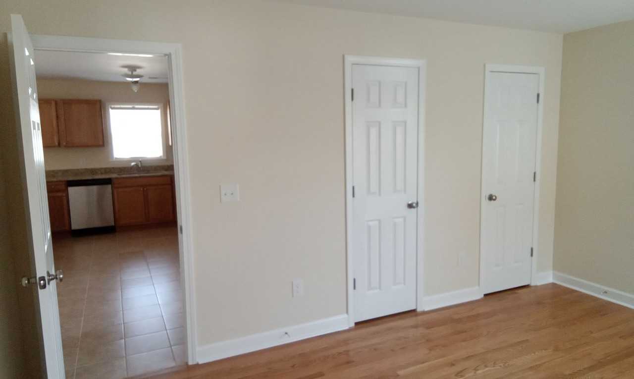 513 Live Oak St - Photo 5 of 7