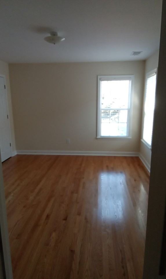 513 Live Oak St - Photo 6 of 7