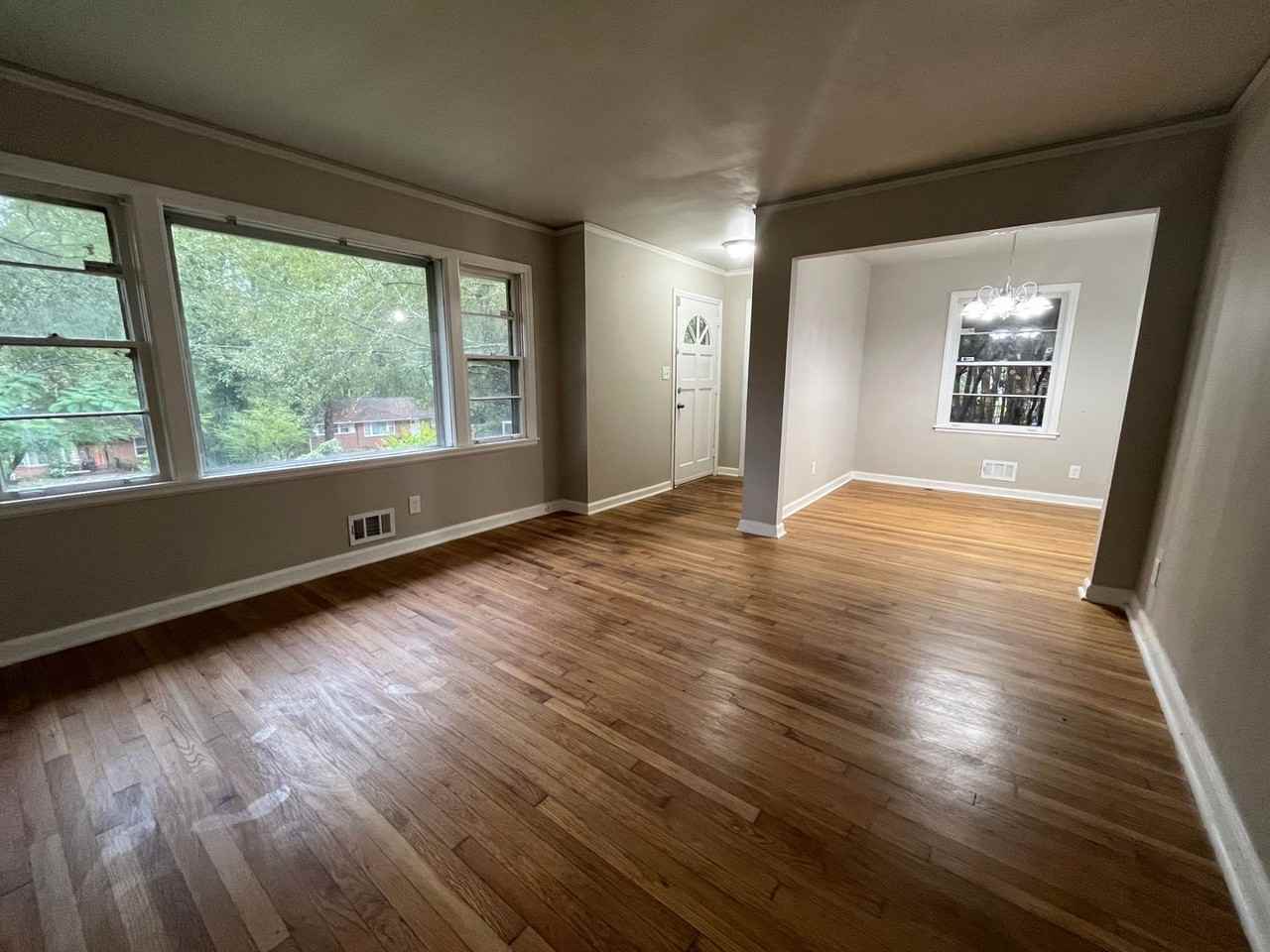 1381 Oakview Cir - Photo 5 of 17